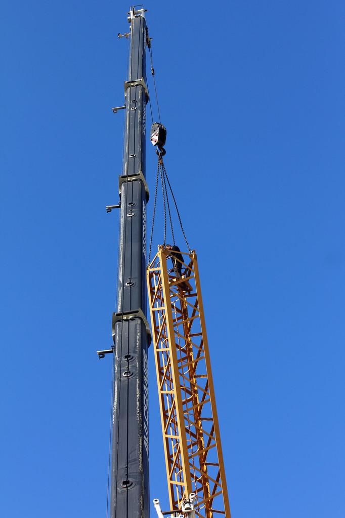 塔吊93 #塔機(jī)租賃拆回庫(kù)房,待幾天安裝, 一日不脫貧,搞" href="https://v.paixin.com/photocopyright/21467911